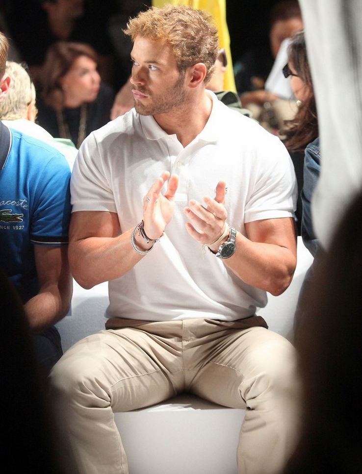 Gerard Butler shirtless and underwear photos